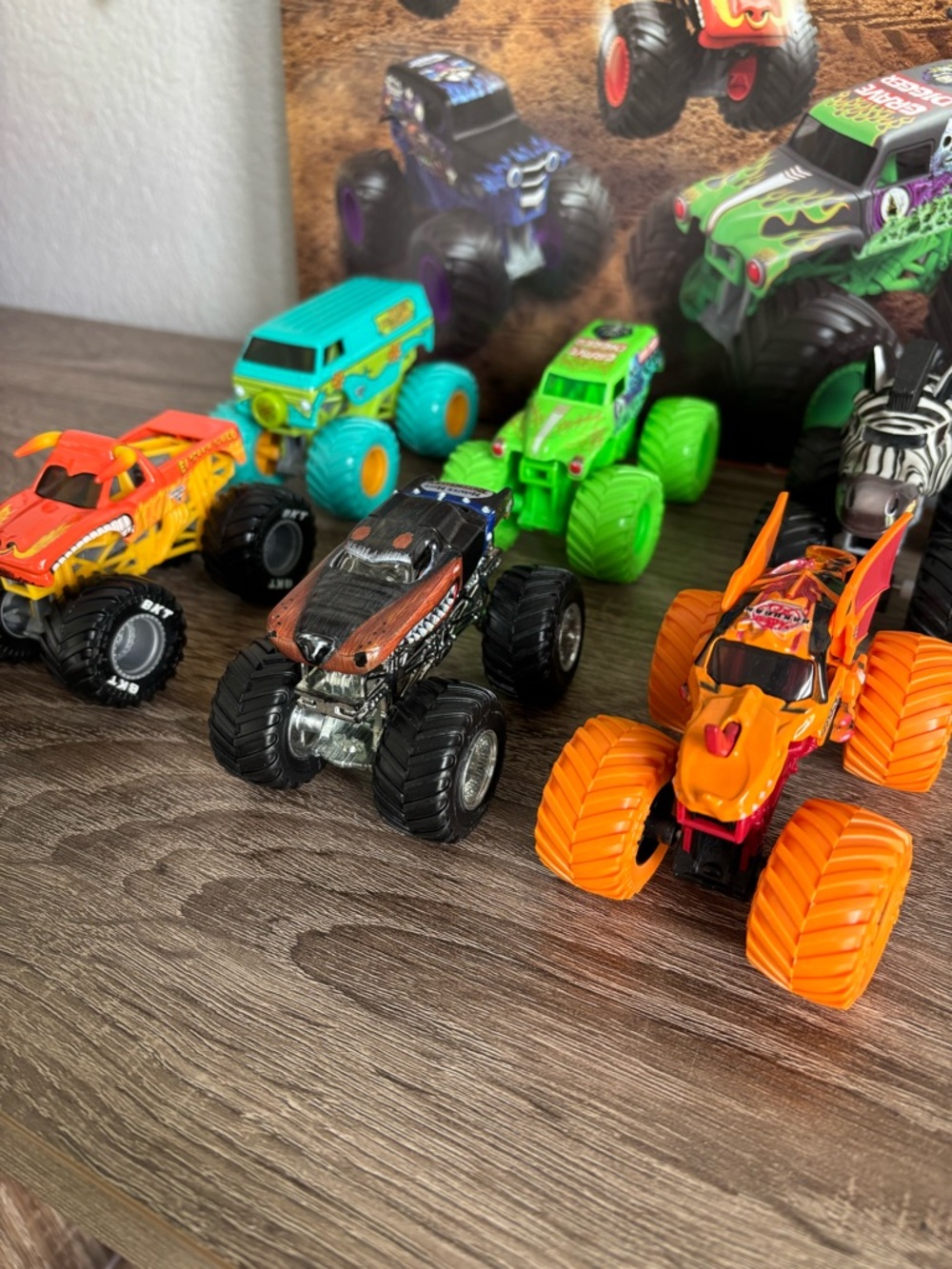 Monster Jam Trucks 1:64 Bundle of Six - Picture 2 of 7